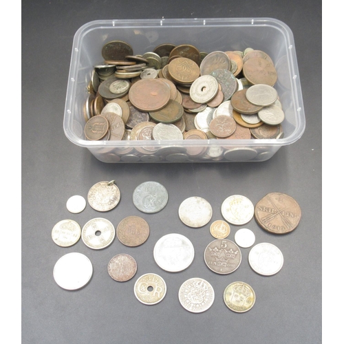 572 - Large mixed collection of C19th/20th coins from Denmark, Norway, Sweden & Finland to inc. Skillings,... 