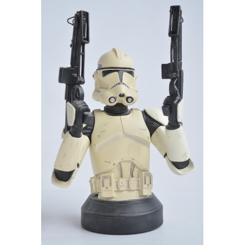 95 - Limited edition Gentle Giant Clone Trooper deluxe Collectible Bust (item 8670, 3531/15000) with inte... 