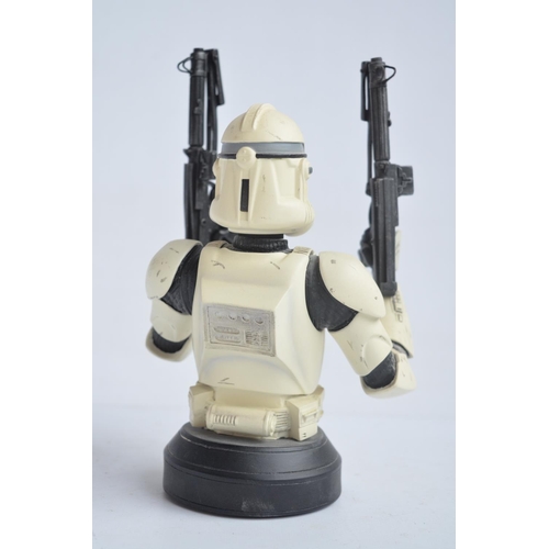 95 - Limited edition Gentle Giant Clone Trooper deluxe Collectible Bust (item 8670, 3531/15000) with inte... 