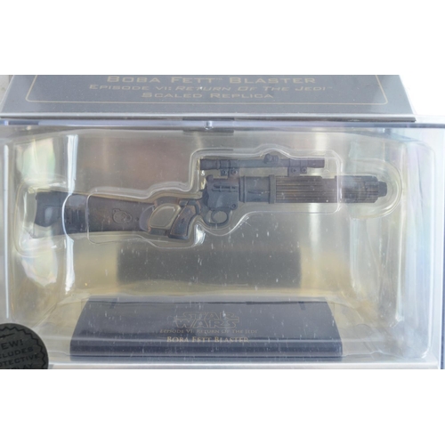 99 - Master Replicas .33 scale Star Wars Return Of The Jedi Boba Fett Blaster (SW-337) with protective di... 