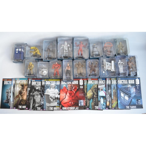 125 - Collection of Dr Who Special Issue magazines with models from Eaglemoss to include 17 boxed models (... 