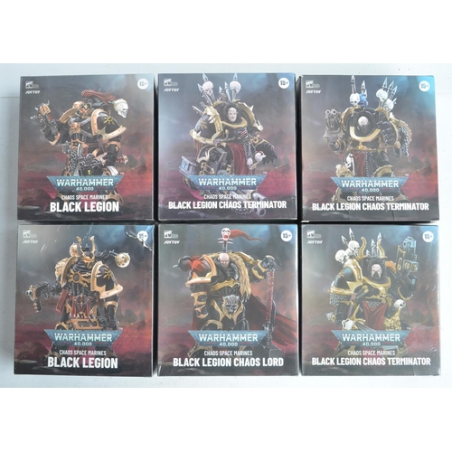 133 - Six JoyToy Warhammer 40,000 Chaos Space Marines action figures (14.1-17.5cm) to include 2x Black Leg... 