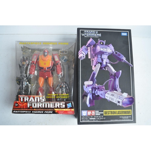 171 - Two large Masterpiece Transformers models to include an unopened/factory sealed Takara Tomy MP-29 De... 