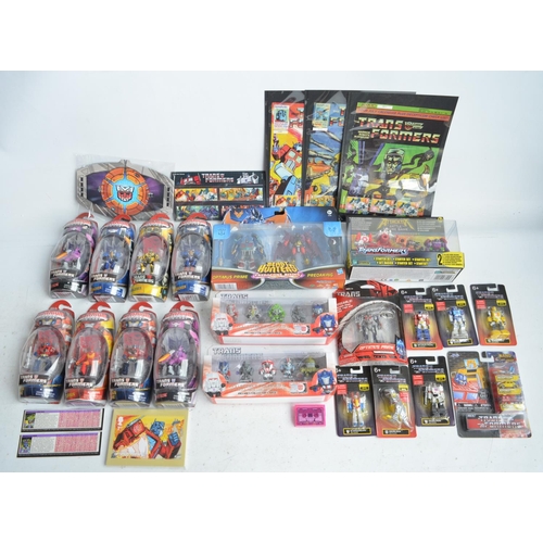 174 - Collection of small scale Transformers models and sets to include 8x MicroMachines, Hasbro Beast Hun... 