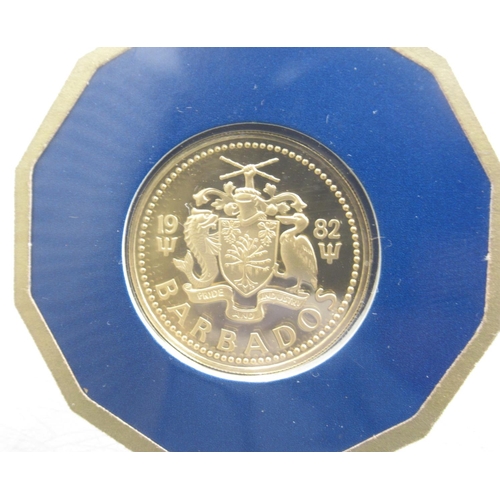 506 - Franklin Mint - The First Two Hundred and Fifty Dollar Solid Coin of Barbados, 21ct 6.6g, in Frankli... 