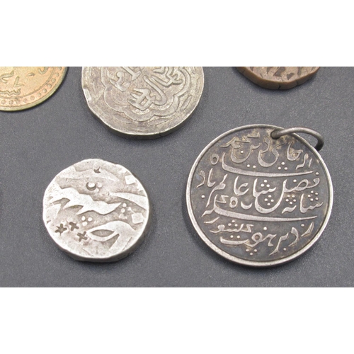 542 - Small collection of Islamic, Middle Eastern and Asian coins