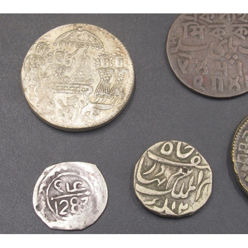 542 - Small collection of Islamic, Middle Eastern and Asian coins