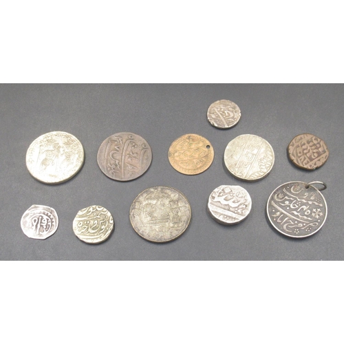 542 - Small collection of Islamic, Middle Eastern and Asian coins