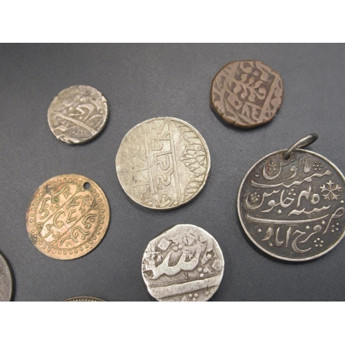 542 - Small collection of Islamic, Middle Eastern and Asian coins