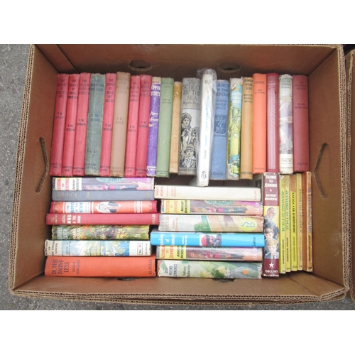 709 - Assorted collection of Childrens and Young Adults books to inc. The Saint, Hardy Boys, Malcolm Savil... 