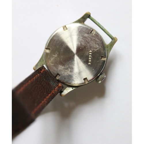 1256 - Alpina 592 Kriegsmarine wrist watch. Brass case with traces of chrome. Subsidiary second hand dial. ... 