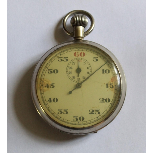 1269 - Military issue Royal Navy H.S.7 stopwatch. WWII period in steel cased with enamel face, some repair ... 