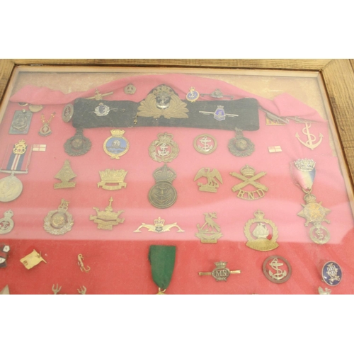 1229 - Large collection of military badges and insignia of all services. WWII War Medal, 1914-18 Mons Star,... 