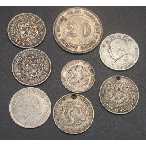 583 - Collection of C20th and earlier Japanese and Chinese coins to inc. Kiang Kan Province 72 Candareens,... 