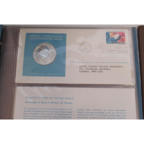 598 - International Society of Postmasters Official Commemorative Issues folder cont. 36 Sterling Silver M... 