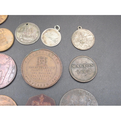 615 - Collection of C18th/C19th and C20th coin tokens to inc. 1799 Montrose Halfpenny, Gateshead Parish Bo... 