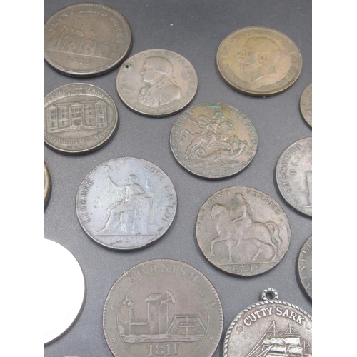 616 - Collection of C18th/C19th and C20th tokens/coins to inc. double headed Queen Victoria penny, 1811 So... 