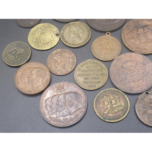 620 - Collection of C19th and C20th British Royal Family related commemoration medals, coins and medallion... 