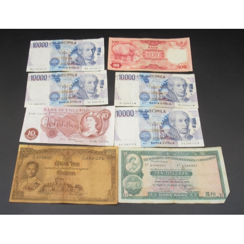 606 - Collection of 195 International Bank Notes to inc. Russia, Belgium, Iraq, etc. and a Royal Mint UK 1... 