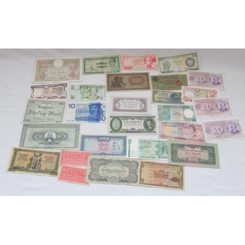 607 - Large collection of International bank notes to inc. Chile, Kenya, Zimbabwe, Greece, etc. (258)