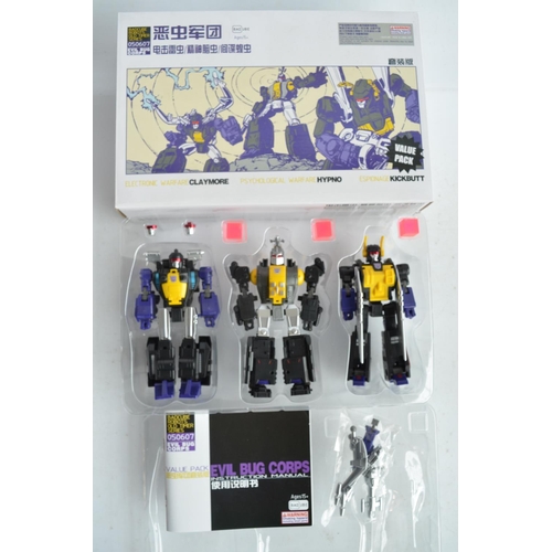 234 - Collection of Transformer action figures to include a large BMB LS-04 Star Adjutant (height approx 1... 