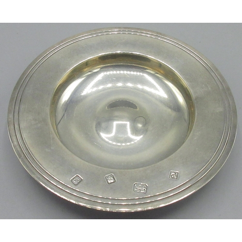 67 - 20th century silver armada dish by Alfred Dunhill & Sons, London, 1989, 3.8ozt, D12cm