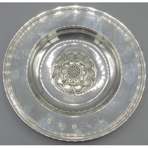 68 - Elizabeth II silver armada dish decorated with central Tudor rose by C J Vander, London, 1977, 8.1oz... 