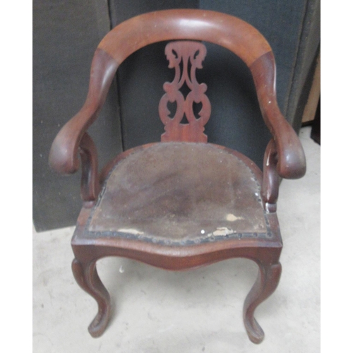 623 - Victorian mahogany desk chair, curved back, pierced splat and serpentine seat on moulded cabriole le... 