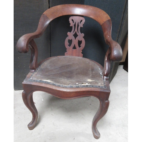 623 - Victorian mahogany desk chair, curved back, pierced splat and serpentine seat on moulded cabriole le... 