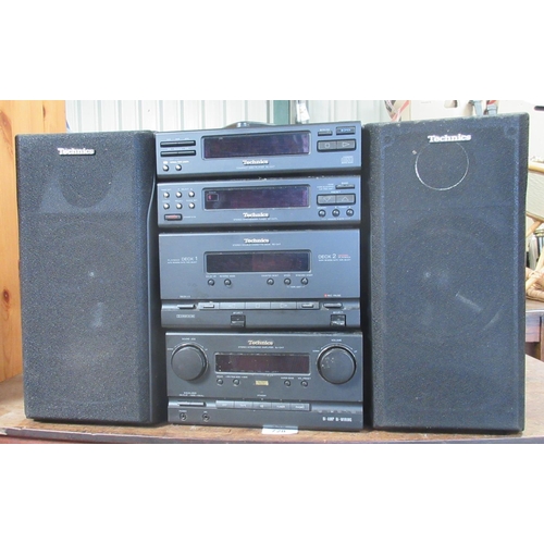 729 - Technics mini Hi-Fi - CD-CH7, Synth Tuner ST-CH7L, Cassette Deck RS-CH7, Integrated Amp. SU-CH7, two... 