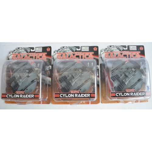 117 - Three Battlestar Galactica Cylon Raider series 1 (2005) models from Joyride Studios, all unopened/fa... 