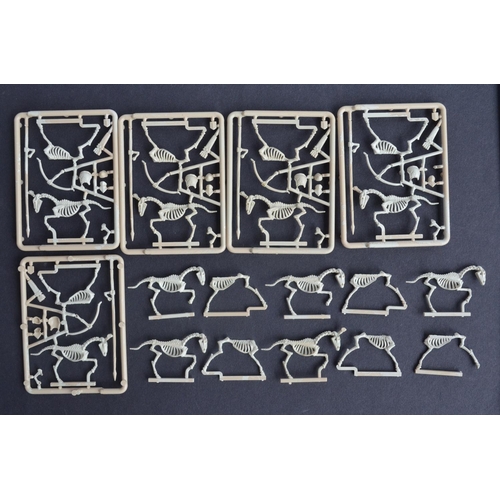 102 - Vintage boxed Warhammer Skeleton Army plastic model kit set 0731 from Citadel Miniatures, set starte... 