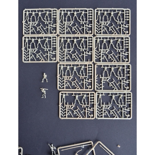 102 - Vintage boxed Warhammer Skeleton Army plastic model kit set 0731 from Citadel Miniatures, set starte... 