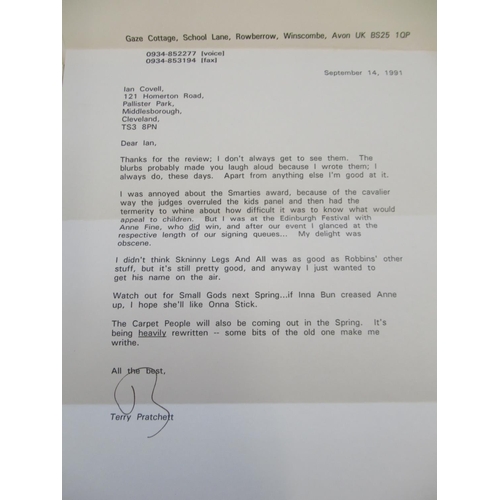 689 - Terry Pratchett - Letter of correspondence from Terry Pratchett thanking the previous owner for thei... 