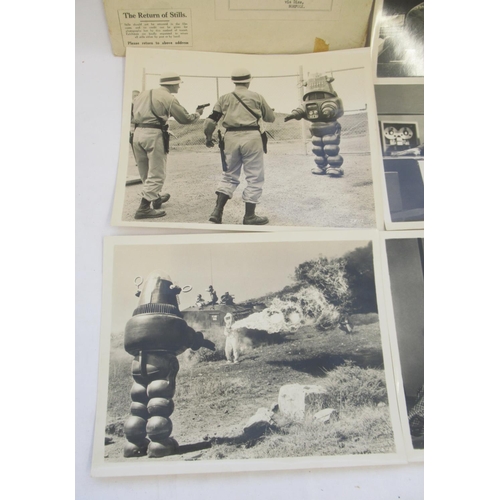 690 - Collection of 8 film stills from 'The Invisible Boy' (1957), with their original envelope from Metro... 