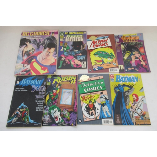 127 - DC comics - mixed collection of DC comics to inc. Batman, Green Lantern, Superman and Robin (16)