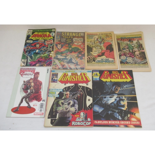 128 - Marvel Comics - mixed collection of Marvel comics to inc. Daredevil, Dr. Strange, Punisher etc. (15)