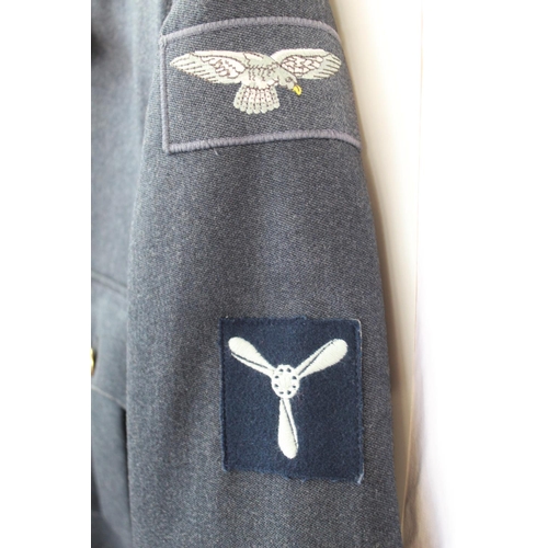 1376 - R.A.F. Uniform for Leading Aircraftsman, with insignia and brass buttons. Side cap, Jacket, trousers... 