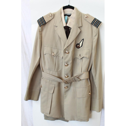 1357 - R.A.F. Navigators Officers Tropical Uniform. With Rank and insignia. Cap,  Jacket 40