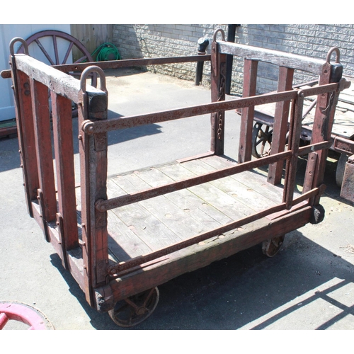 1268 - Heavy duty Railway cart, cast iron wheels with two pivoting, wood and iron rails. Reg' number 50791 ... 