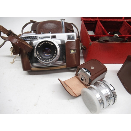 590 - Minox miniature camera with accessories; Voigtlander Vitessa T 35mm with 1:2.8/50 lens; Voigtlander ... 