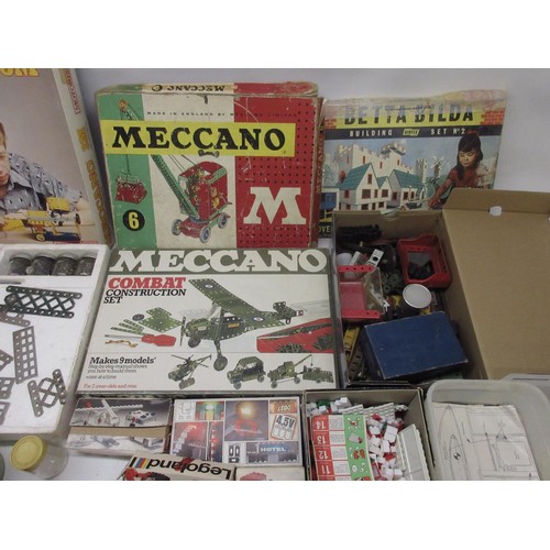 1060 - Collection of construction toys, four Meccano sets incl, combat construction set, No. 6 crane set, q... 