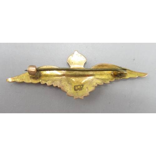 27 - 9ct yellow gold RAF sweetheart brooch with enamel detail, stamped 9ct, 4.4g
