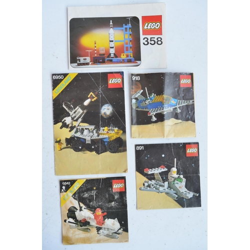 279 - Five vintage unboxed though complete Lego/Legoland Space sets to include early set 358, 891, 918, 68... 