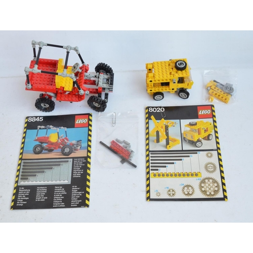 289 - Collection of nine vintage unboxed Lego/Lego Technic sets to include 851, 852, 1972, 8020, 8620, 883... 