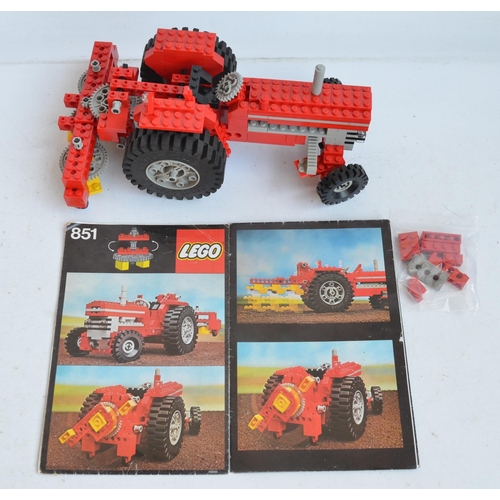 289 - Collection of nine vintage unboxed Lego/Lego Technic sets to include 851, 852, 1972, 8020, 8620, 883... 