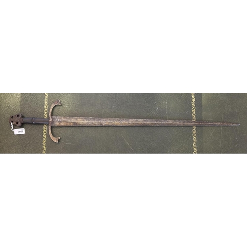 1461 - Circa 16th/17th century continental short sword, possible Italian, 27