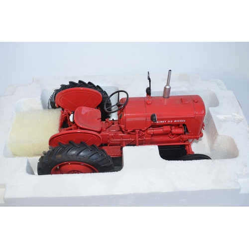 372 - Two boxed 1/16 Valmet tractor models in mint condition from Universal Hobbies to include a Valmet 33... 