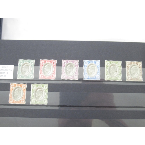 651 - Collection of C19th and 20th International stamps to inc. 2 Folders cont. South African stamps, fold... 