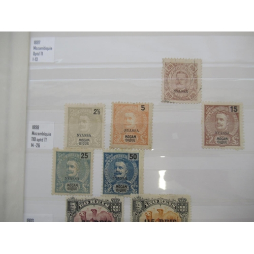 651 - Collection of C19th and 20th International stamps to inc. 2 Folders cont. South African stamps, fold... 